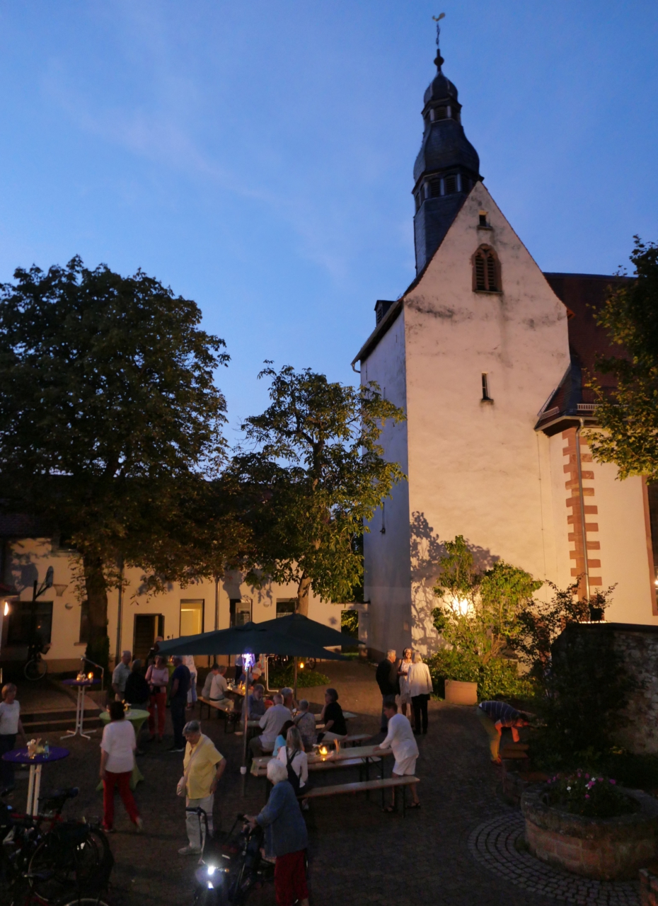 Die Relativierung der Erdenschwere Christus-Kirche Dietzenbach - Foto (c) Georg Magirius